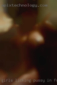 girls licking pussy in front of people