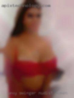 sexy swinger nudist women